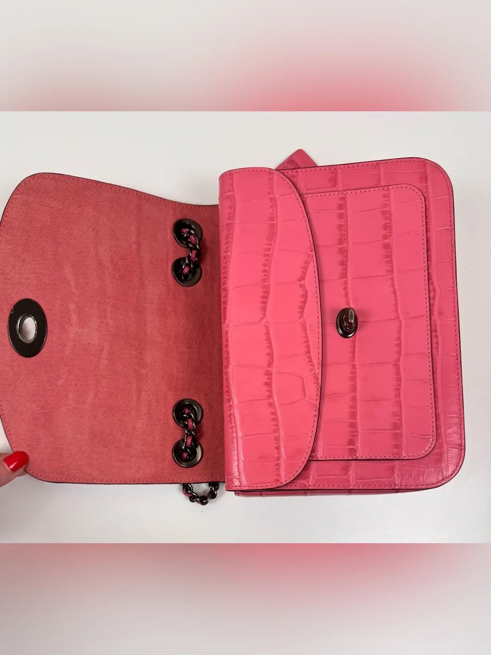 Coach Madison Shoulder Bag in Crocodile-Embossed Leather Pink Gunmetal Chain